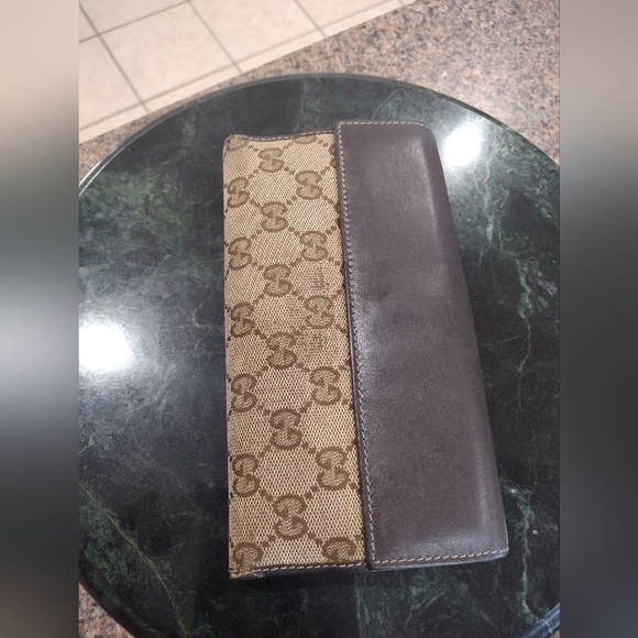 Gucci Monogram Heart Continental Long Wallet - Picture 3 of 17